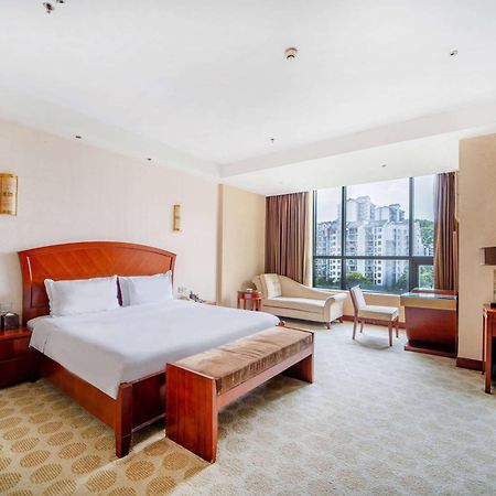 Ramada Plaza By Wyndham Chongqing West Hotel Buitenkant foto