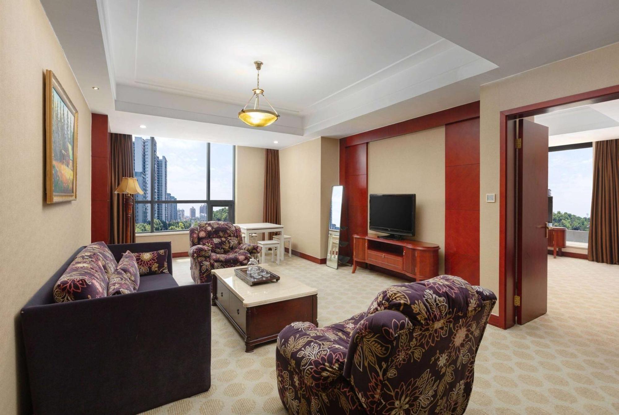 Ramada Plaza By Wyndham Chongqing West Hotel Buitenkant foto