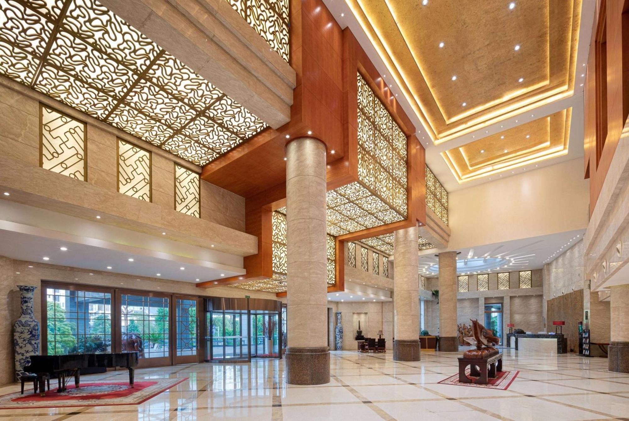 Ramada Plaza By Wyndham Chongqing West Hotel Buitenkant foto