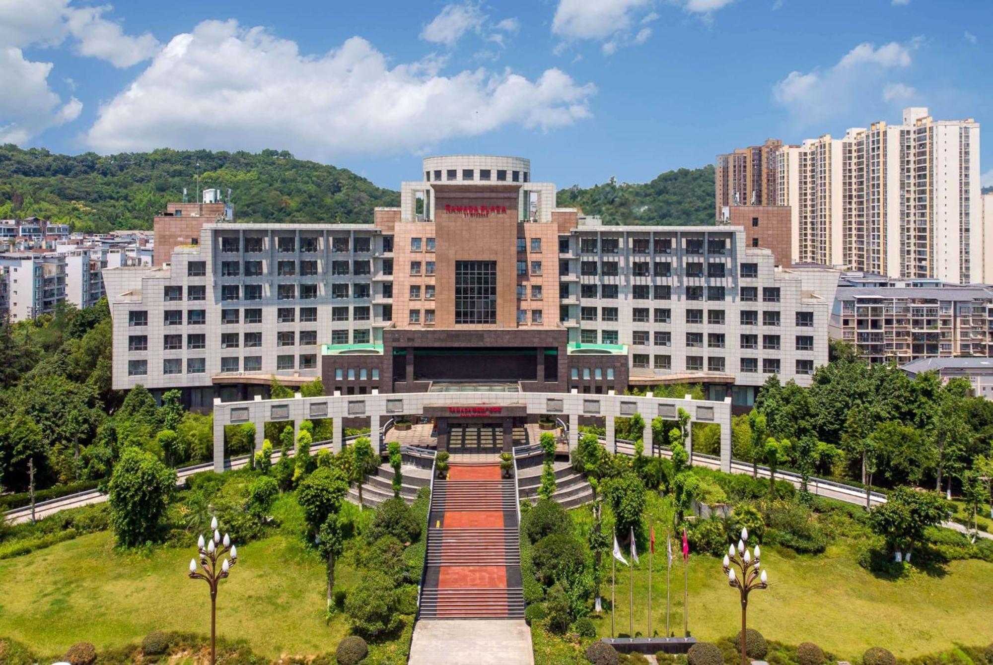 Ramada Plaza By Wyndham Chongqing West Hotel Buitenkant foto