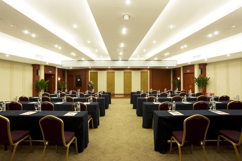 Ramada Plaza By Wyndham Chongqing West Hotel Buitenkant foto